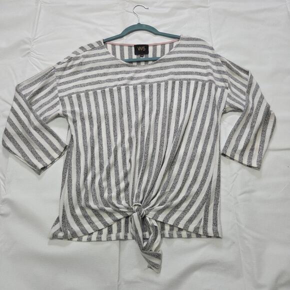 W5 Grey White Striped Woman's Top Size Medium - Picture 5 of 8